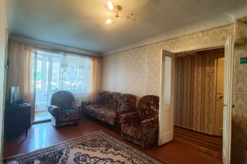 2-к квартира, 42 м², 1/4 эт.